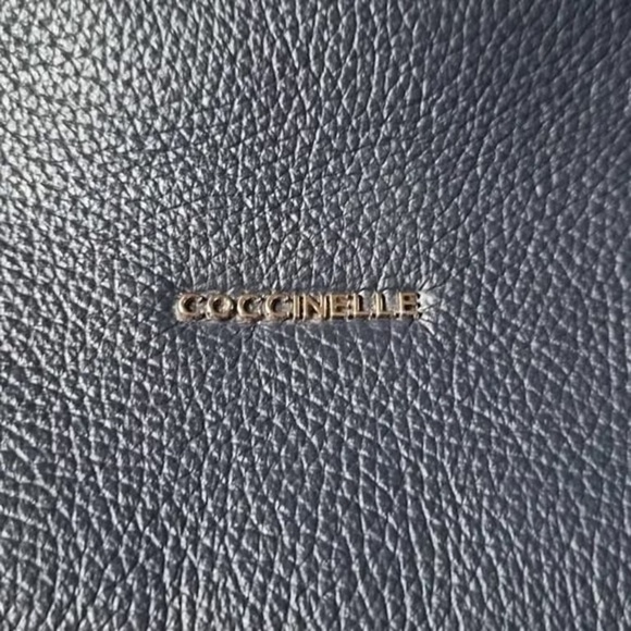 TREND HOBO LEATHER – Coccinelle Midnight Blue, Medium (Minimalist Italian - Picture 11 of 11